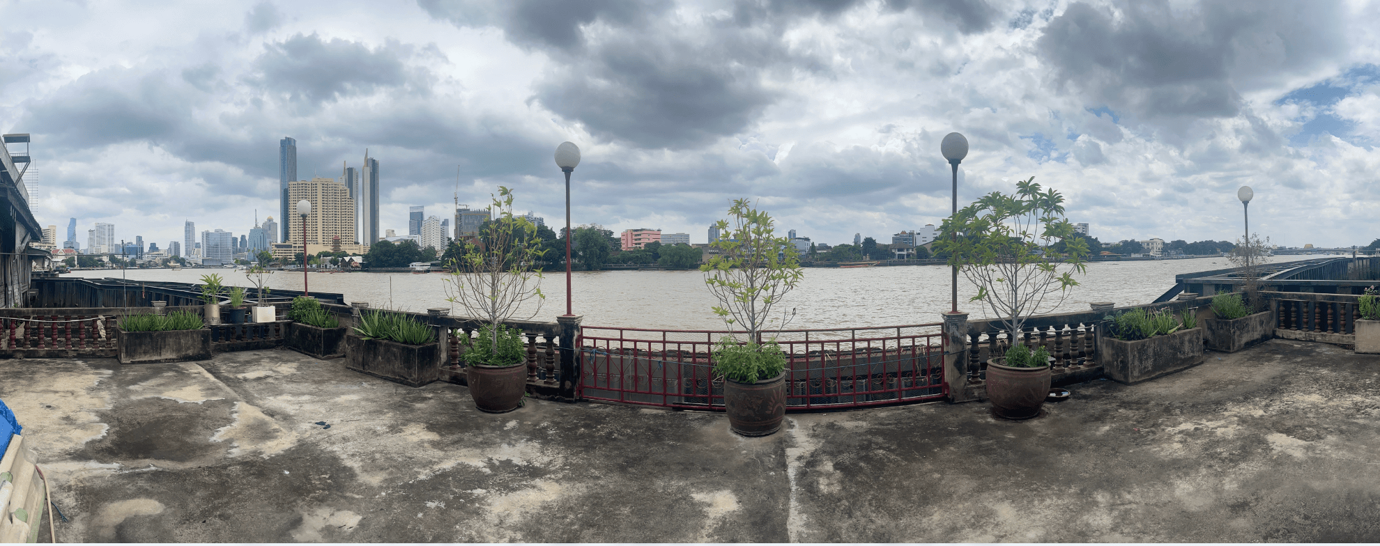 ให้เช่าตึกแถว ติดถนนทรงวาด & แม่น้ำ